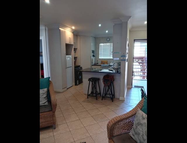 2 BEDROOM APARTMENT FOR SALE IN JEFFREYS BAY CENTRAL